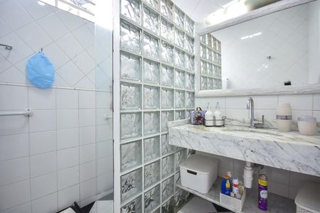 Casa à venda com 260m², 2 quartos e 3 vagasBanheiro