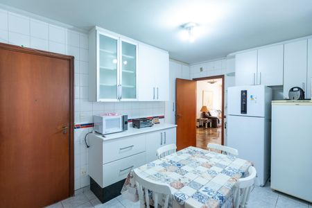 Apartamento à venda com 150m², 3 quartos e 2 vagasCozinha
