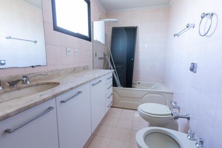 Apartamento à venda com 150m², 3 quartos e 2 vagasBanheiro Suite Master