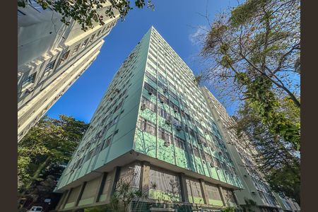 Apartamento à venda com 63m², 3 quartos e sem vaga Apartamento à venda com 63m², 3 quartos e sem vagaFachada