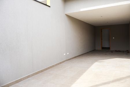 Casa à venda com 120m², 2 quartos e 3 vagas Casa à venda com 120m², 2 quartos e 3 vagasGaragem