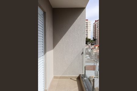Casa à venda com 120m², 2 quartos e 3 vagas Casa à venda com 120m², 2 quartos e 3 vagasVaranda