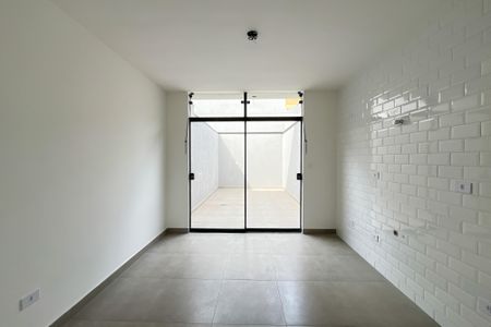 Casa à venda com 120m², 2 quartos e 3 vagas Casa à venda com 120m², 2 quartos e 3 vagasCozinha