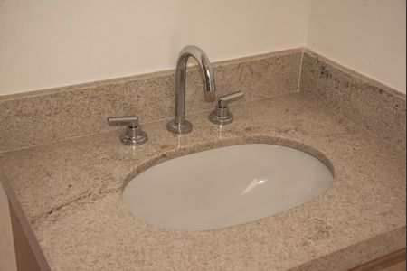 Apartamento para alugar com 141m², 4 quartos e 2 vagasBanheiro