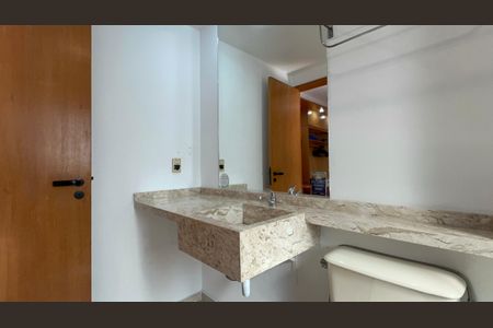 Studio à venda com 32m², 1 quarto e 1 vaga Studio à venda com 32m², 1 quarto e 1 vagaBanheiro