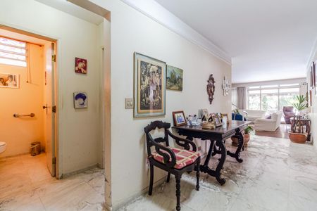 Casa à venda com 297m², 3 quartos e 2 vagasEntrada