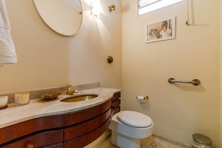 Casa à venda com 297m², 3 quartos e 2 vagasLavabo