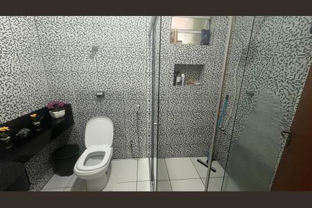 Casa à venda com 200m², 3 quartos e 1 vaga Casa à venda com 200m², 3 quartos e 1 vagaBanheiro