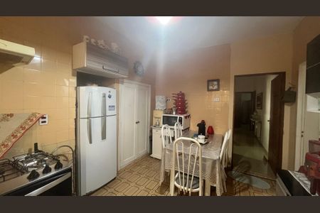 Casa à venda com 200m², 3 quartos e 1 vaga Casa à venda com 200m², 3 quartos e 1 vagaCozinha