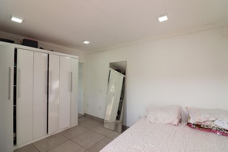 Casa à venda com 164m², 4 quartos e 2 vagasSuíte