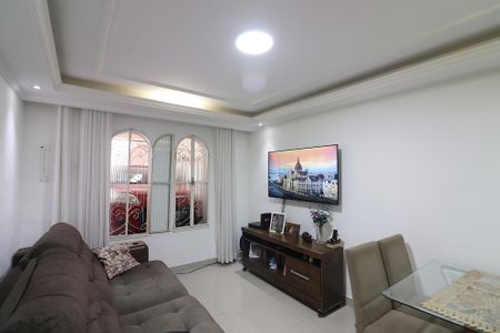 Casa à venda com 164m², 4 quartos e 2 vagasSala