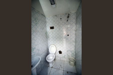 Casa à venda com 300m², 2 quartos e 2 vagasBanheiro de serviço 1