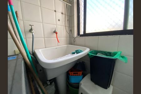 Apartamento à venda com 72m², 3 quartos e 1 vagaÁrea de Serviço