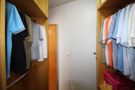 Casa à venda com 116m², 2 quartos e 4 vagasQuarto 2 - Closet