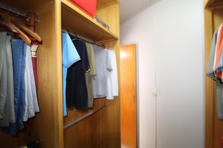 Casa à venda com 116m², 2 quartos e 4 vagasQuarto 2 - Closet