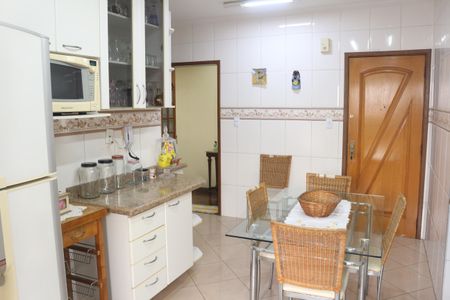 Apartamento à venda com 111m², 3 quartos e 2 vagasCozinha