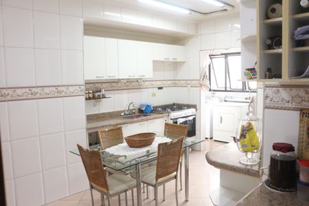 Apartamento à venda com 111m², 3 quartos e 2 vagasCozinha