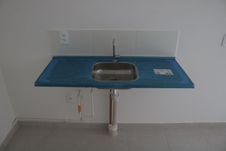 Sala/Cozinha de apartamento para alugar com 1 quarto, 24m² em Parque Industrial Tomas Edson, São Paulo