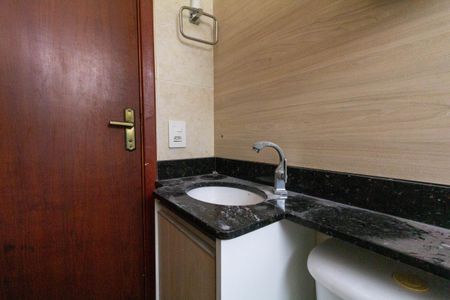Casa de condomínio à venda com 65m², 2 quartos e 1 vaga Casa de condomínio à venda com 65m², 2 quartos e 1 vagaBanheiro
