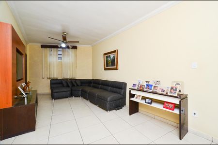 Casa à venda com 200m², 5 quartos e 1 vagaSala de TV