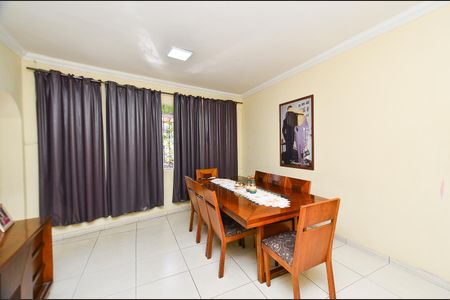 Casa à venda com 200m², 5 quartos e 1 vagaSala de Jantar