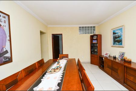 Casa à venda com 200m², 5 quartos e 1 vagaSala de Jantar