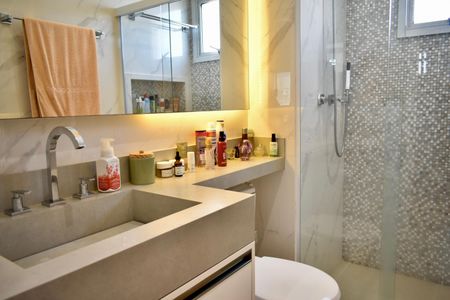 Apartamento à venda com 97m², 3 quartos e 2 vagas Apartamento à venda com 97m², 3 quartos e 2 vagasBanheiro da Suíte