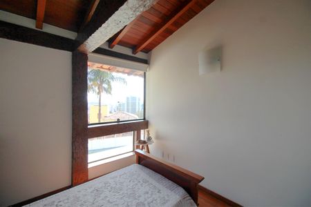 Casa à venda com 720m², 3 quartos e 6 vagasSuíte 2