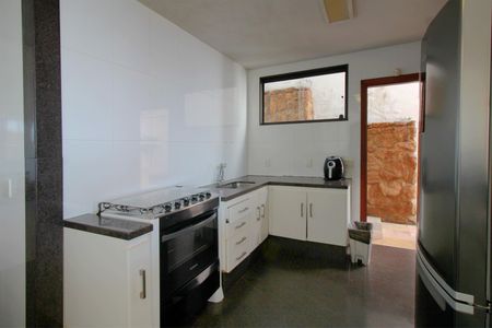 Casa à venda com 720m², 3 quartos e 6 vagasCozinha