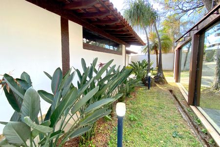 Casa à venda com 720m², 3 quartos e 6 vagas Casa à venda com 720m², 3 quartos e 6 vagasÁrea comum