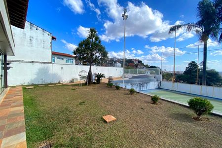 Casa à venda com 720m², 3 quartos e 6 vagas Casa à venda com 720m², 3 quartos e 6 vagasÁrea comum