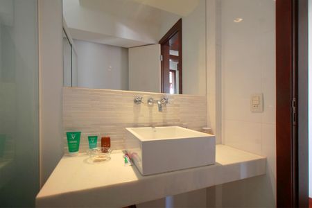 Casa à venda com 720m², 3 quartos e 6 vagasBanheiro da Suíte 2