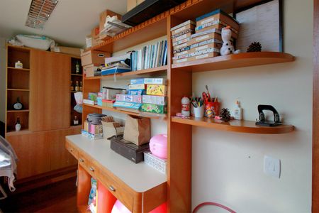 Casa à venda com 720m², 3 quartos e 6 vagasEscritório