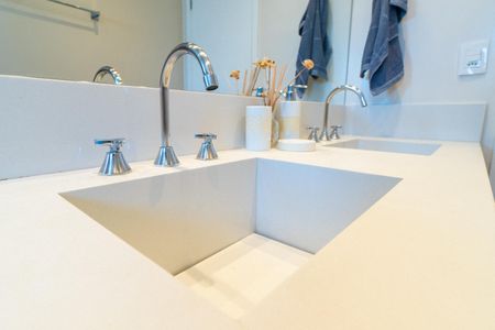 Apartamento à venda com 149m², 3 quartos e 3 vagas Apartamento à venda com 149m², 3 quartos e 3 vagasBanheiro da Suíte 2