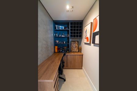 Apartamento à venda com 149m², 3 quartos e 3 vagas Apartamento à venda com 149m², 3 quartos e 3 vagasEscritório