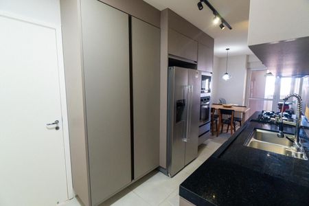 Apartamento à venda com 149m², 3 quartos e 3 vagas Apartamento à venda com 149m², 3 quartos e 3 vagasCozinha