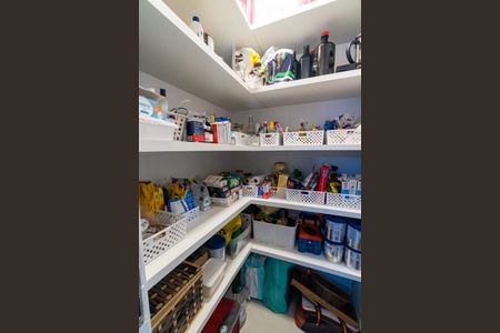 Apartamento à venda com 149m², 3 quartos e 3 vagas Apartamento à venda com 149m², 3 quartos e 3 vagasDespensa