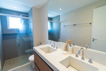 Apartamento à venda com 149m², 3 quartos e 3 vagas Apartamento à venda com 149m², 3 quartos e 3 vagasBanheiro da Suíte 2