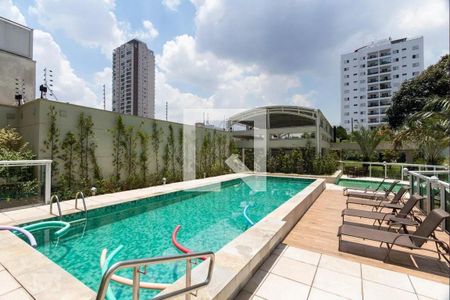 Apartamento à venda com 149m², 3 quartos e 3 vagas Apartamento à venda com 149m², 3 quartos e 3 vagasÁrea comum - Piscina