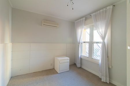 Casa de condomínio à venda com 290m², 3 quartos e 2 vagasQuarto