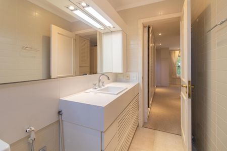 Casa de condomínio à venda com 290m², 3 quartos e 2 vagasBanheiro da Suíte 1