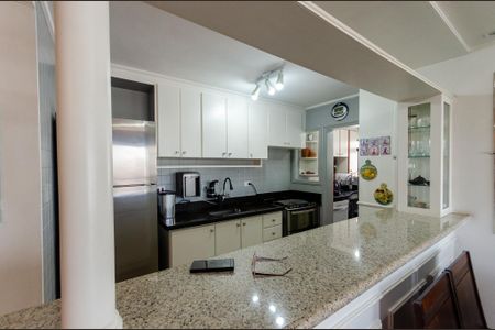 Apartamento à venda com 170m², 4 quartos e 2 vagas Apartamento à venda com 170m², 4 quartos e 2 vagasCozinha