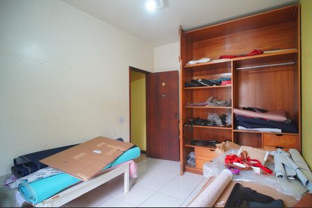 Casa à venda com 244m², 3 quartos e 2 vagasQuarto 3