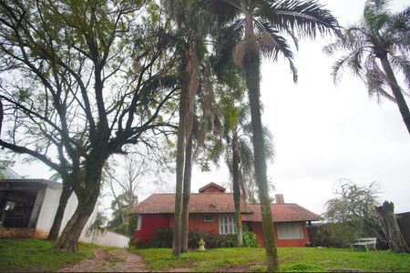 Casa à venda com 244m², 3 quartos e 2 vagasQuintal