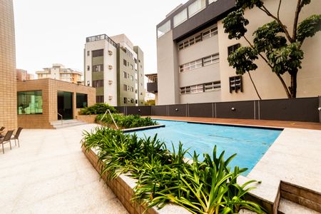 Apartamento à venda com 184m², 4 quartos e 3 vagasÁrea comum - Piscina