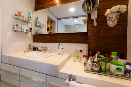 Apartamento à venda com 184m², 4 quartos e 3 vagasBanheiro da Suíte 1