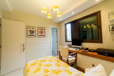 Apartamento à venda com 184m², 4 quartos e 3 vagasSuíte 2