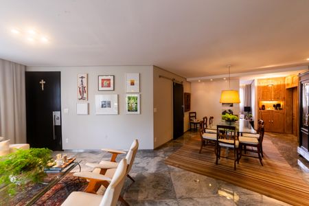 Apartamento à venda com 184m², 4 quartos e 3 vagasSala