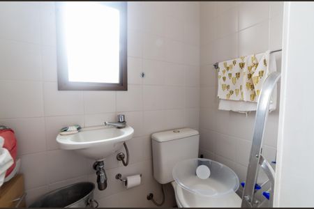 Apartamento à venda com 184m², 4 quartos e 3 vagasBanheiro de Serviço