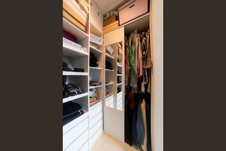 Apartamento à venda com 184m², 4 quartos e 3 vagasCloset da suíte 3